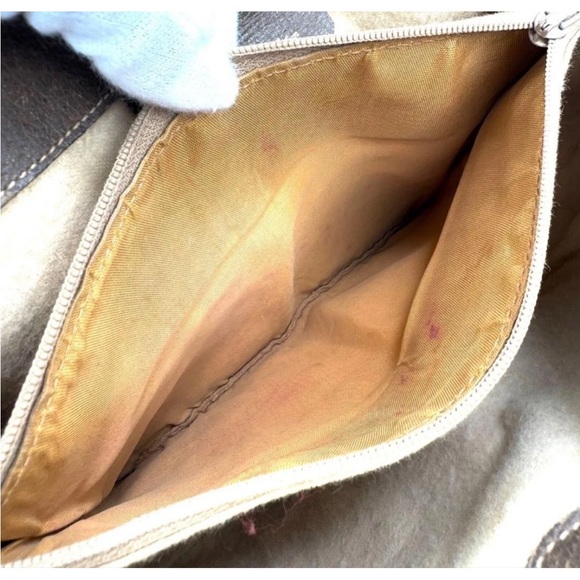 Gucci Beige and Brown Monogram Shoulder Bag - Picture 7 of 11